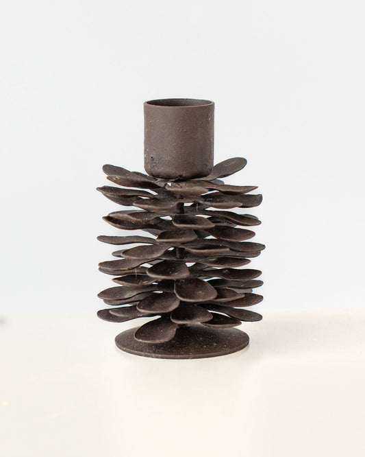 casa-verde-fir-cone-candleholder-antique-rust-8cm-